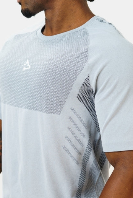 Camiseta Apex Dry Iron Cinza Gelo - Sem Costura - Imagem 3